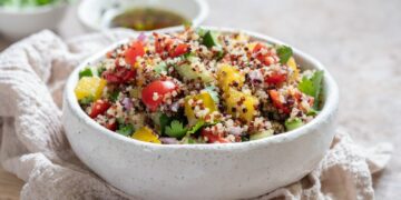 Frühlingshafter Quinoa-Salat