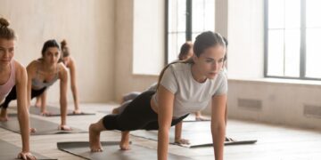 Pilates bei Rückenschmerzen: Stärkung und Entlastung der Wirbelsäule