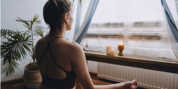Mentale Balance: Stress abbauen mit Meditation und Bewegung